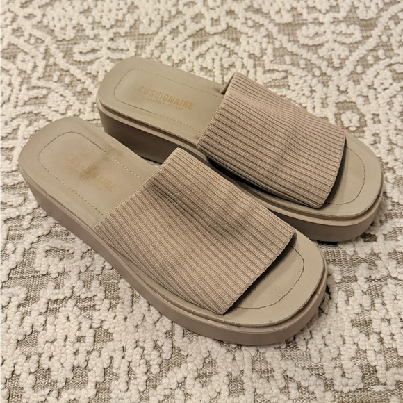 Cushionaire Shoes - Cushionare Chic Beige Slide Sandals